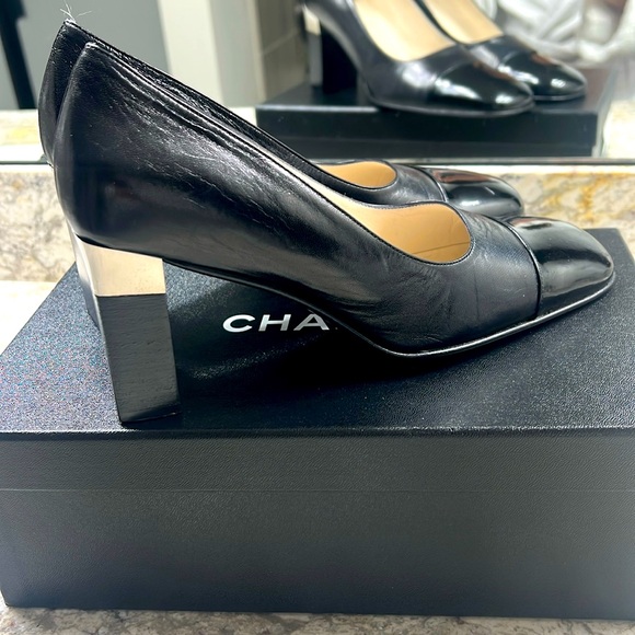 CHANEL Shoes - Chanel Black heels